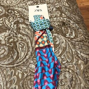 NWT santon printed scarf from Zara